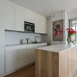 Moderne En Centre-ville Avec Balcon Et Parking à 400m De La - Fr-1-4-693 Appartement *