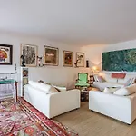 Appartement Moderne En Centre-ville Avec Balcon Et Parking à 400m De La - Fr-1-4-693 *