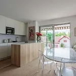Moderne En Centre-ville Avec Balcon Et Parking à 400m De La - Fr-1-4-693 Appartement *