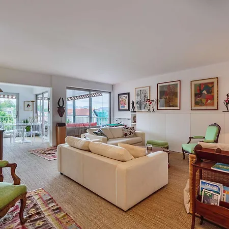 Moderne En Centre-ville Avec Balcon Et Parking à 400m De La - Fr-1-4-693